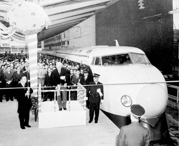Peluncuran Hikari, kereta cepat pertama di dunia | Britannica