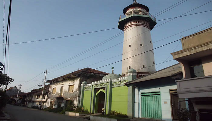 Masjid Layur yang terletak di Kampung Melayu, Jalan Layur, Dadapsari, Semararang Utara, Jawa Tengah | Google Image/SitusBudaya.id