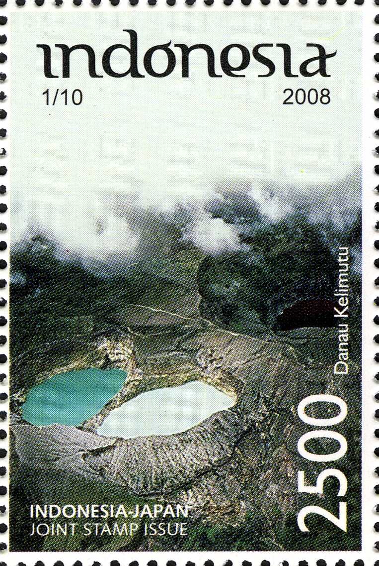 Prangko dengan gambar danau Tiga Warna di gunung Kelimutu.