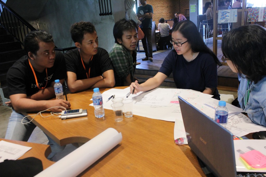 Vina Zerlina saat menjadi mentor di Startup Weekend Jakarta, (Foto: Ziliun.com)