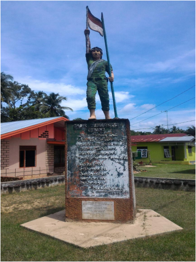 Tugu Garis Demarkasi di Kecamatan Gebang, simbol perjuangan pejuang Indonesia melawan Belanda.