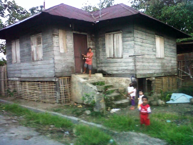 Rumah Cornel Simanjuntak yang terletak di Desa Tambunan, Tong Marimbun, Kota Siantar, di mana ia dilahirkan dan dibesarkan.