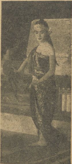 Siti Wahyuni berperan sebagai Dewi Sinta.