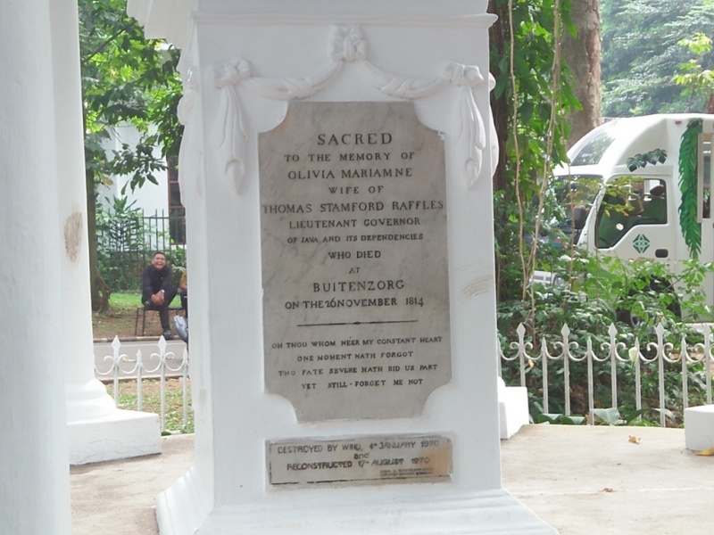 Monumen Lady Raffles di Kebun Raya Bogor | m.ayobogor.com