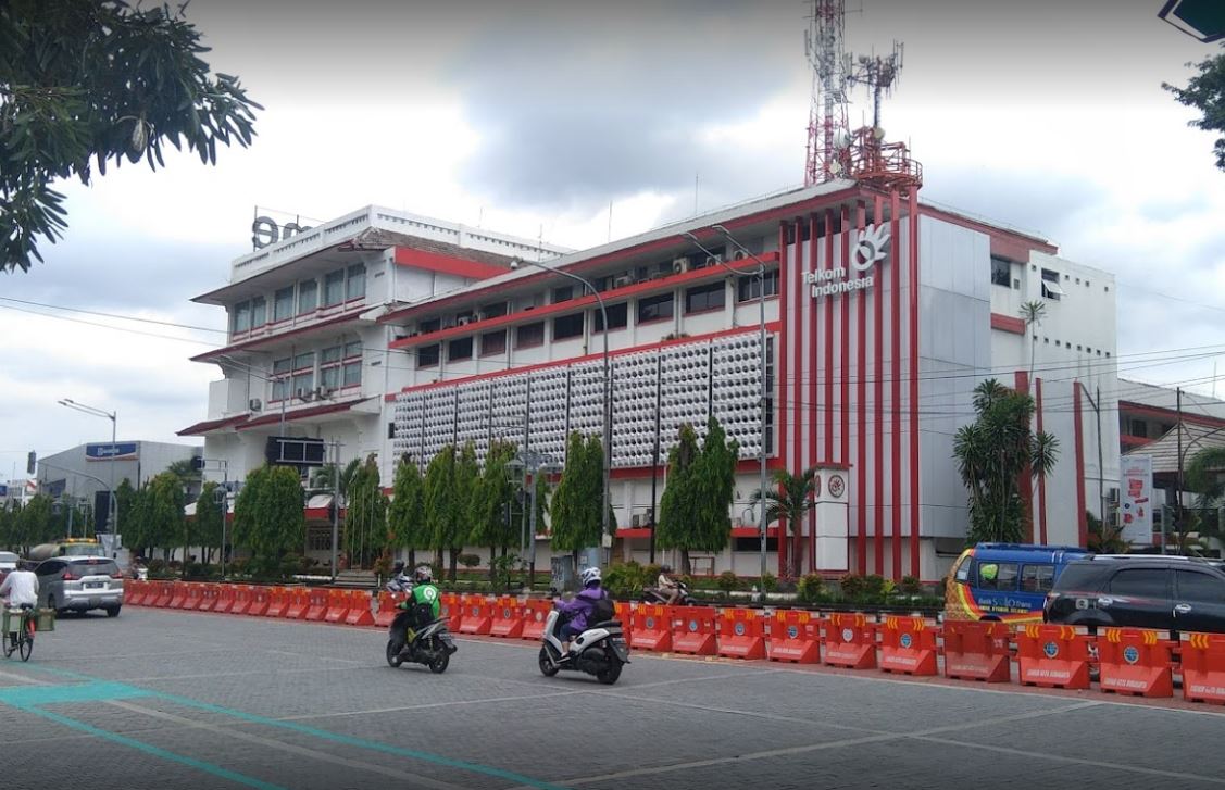 Kantor Telkom Indonesia di Kota Solo. Reza Anandiraka