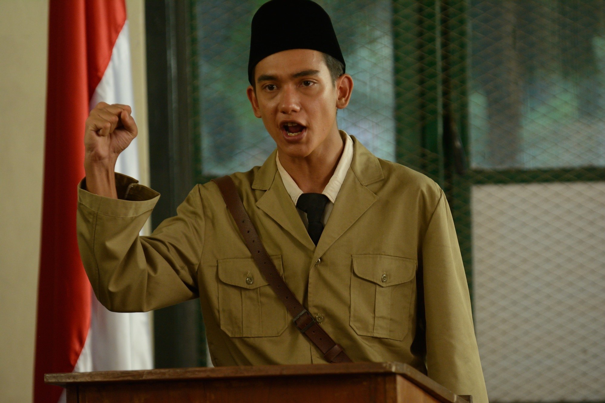 Adipati Dolken dalam film Jenderal Soedirman © Lokadata.id