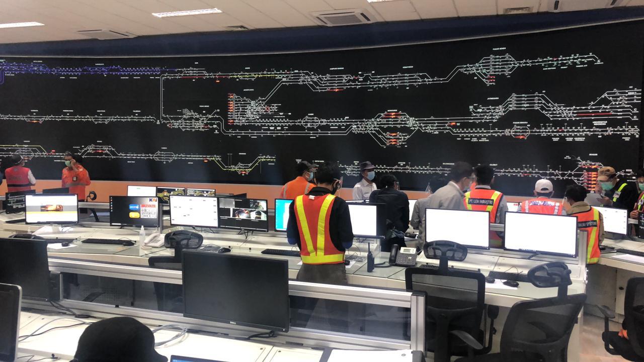 Operation Control Centre atau pusat pengendali kereta api di Manggarai resmi dioperasikan pada 19 Januari 2021.