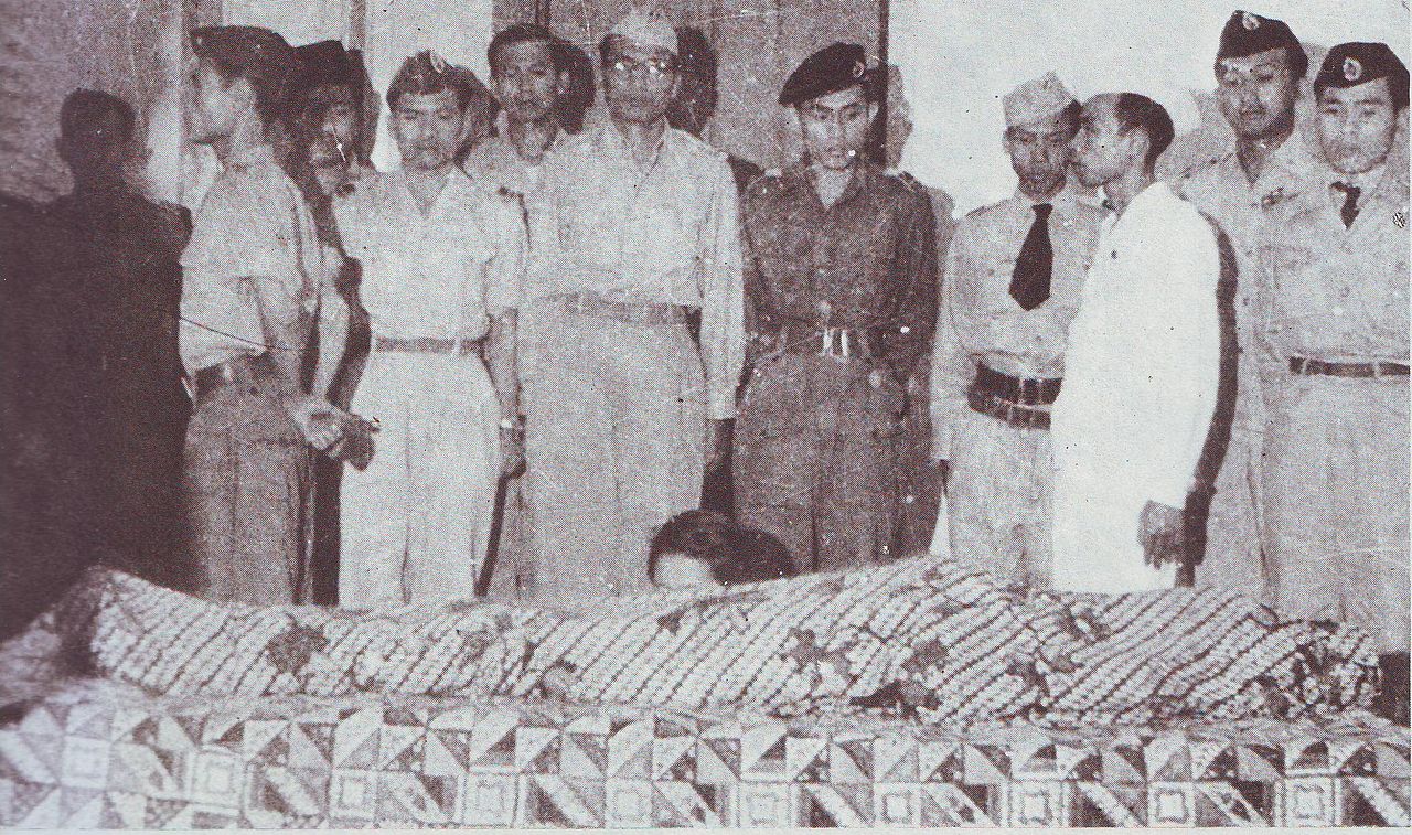 Sejumlah tokoh militer Indonesia melayat di kediaman Jenderal Sudirman.
