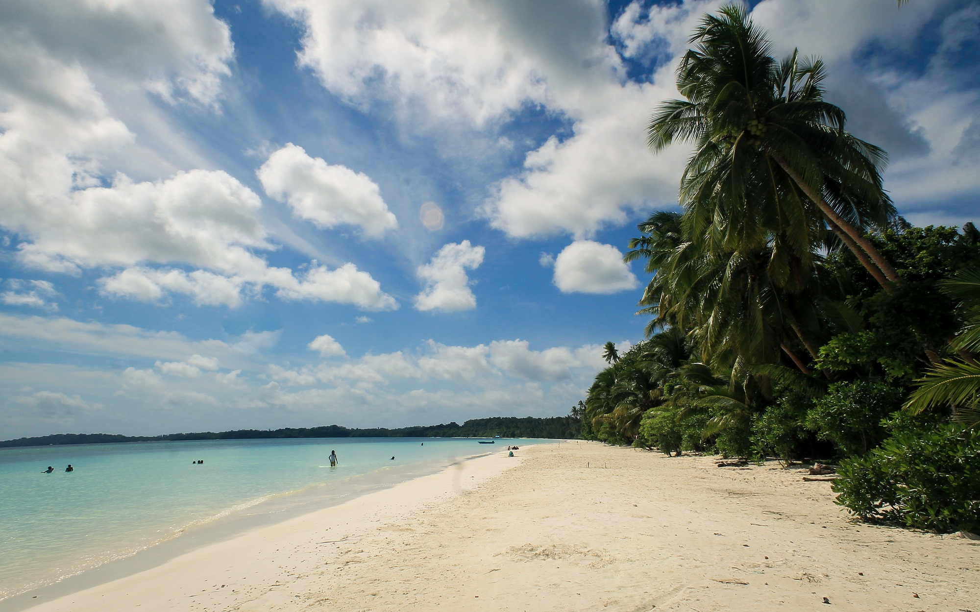 Pantai Ngurbloat, Pulau Seram, Kabupaten Maluku Tenggara| Foto: Eddie Likumahua dari flickr