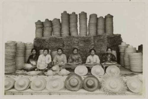 Ilustrasi Pembuatan Topi Bambu pada Masa Pendudukan Kolonial | Foto: About Tangerang