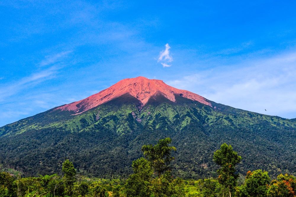 Gunung Kerinci | @ATTOMY Shutterstock