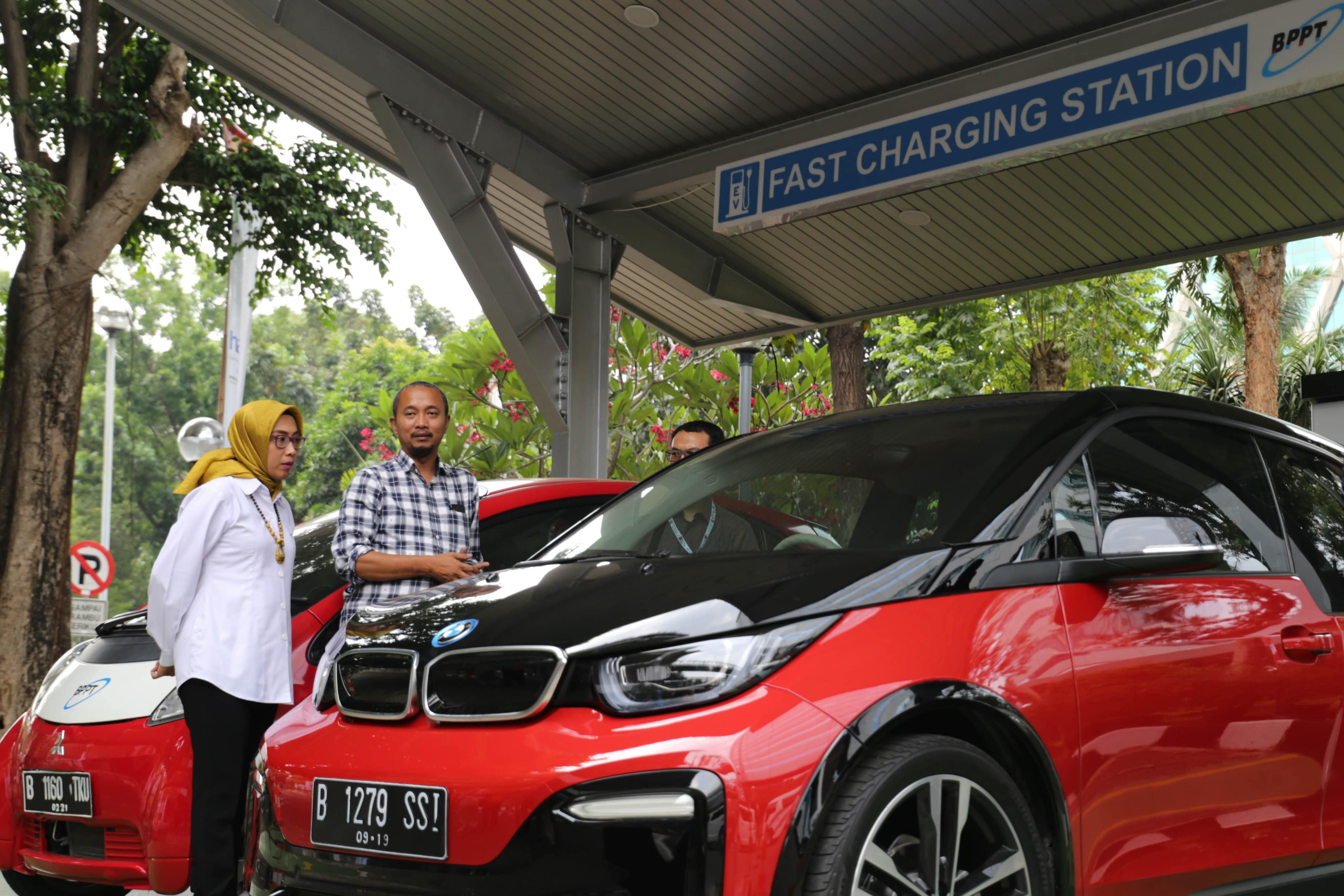 Otomotif reviewer Fitra Eri dan fasilitas kendaraan listrik di Indonesia