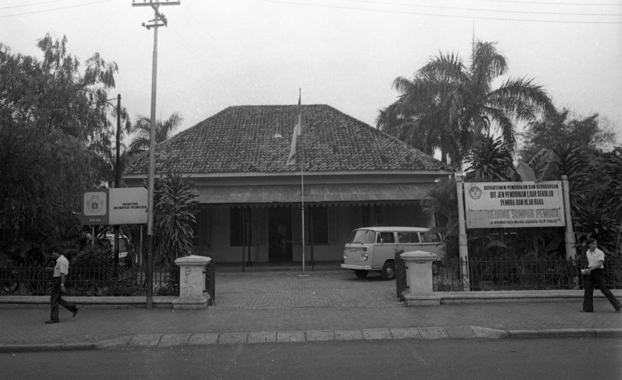 Gedung Jalan Kramat Raya 106 pada tahun 1984