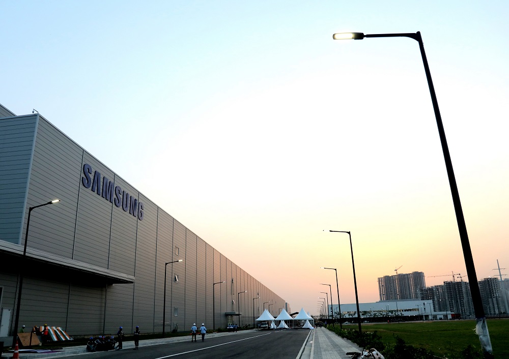 Pabrik Samsung di Noida, India