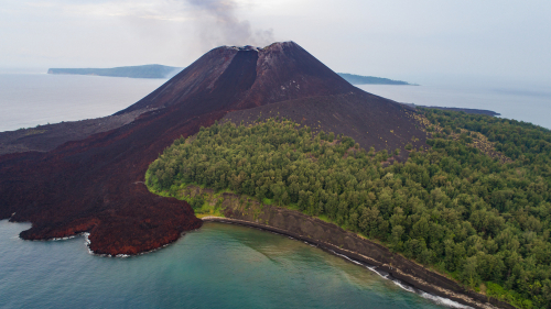 Gunung Anak Krakatau (Shutterstock: The Wild Eyed)