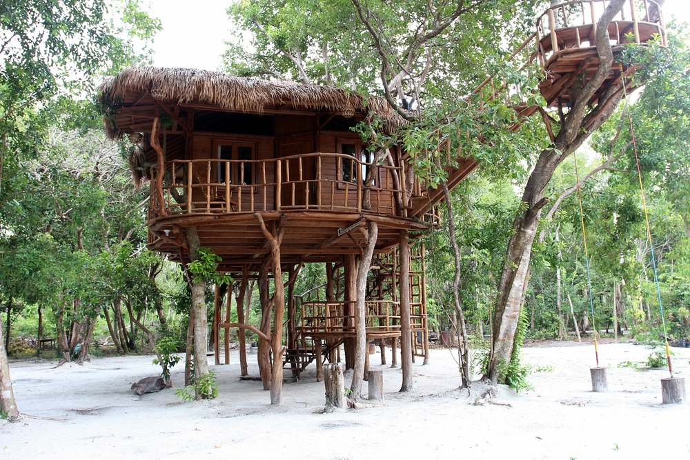 Rumah Pohon Pulau Leebong | @dboystudio Shutterstock