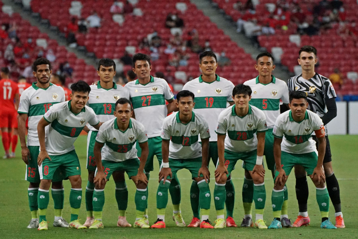 Skuad Timnas Indonesia yang berisi pemain muda sebelum bertanding melawan Timnas Singapura di leg pertama Piala AFF 2020 © AFF