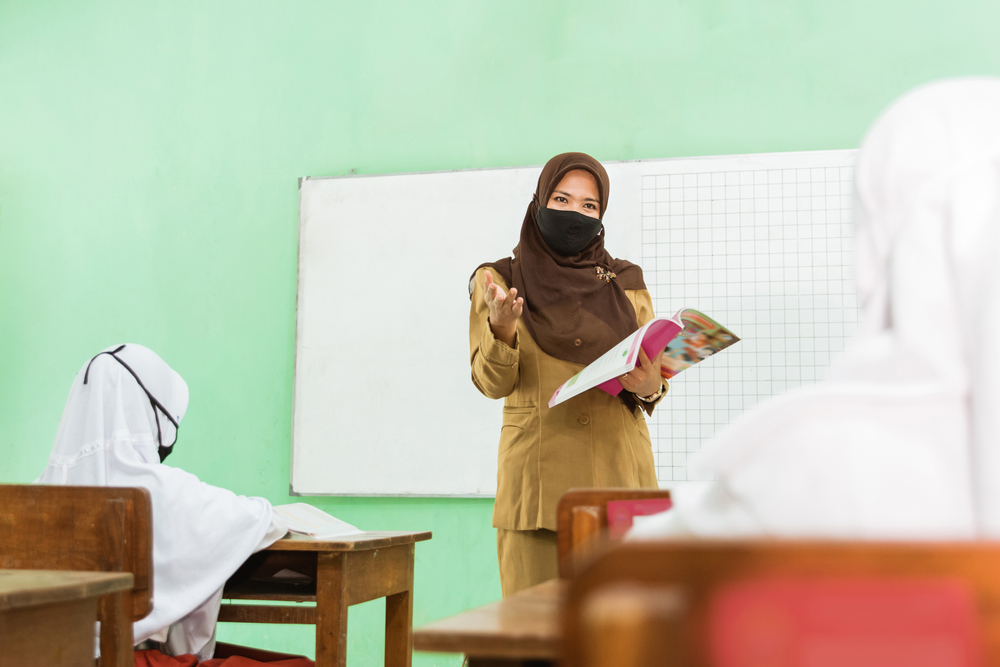 Ilustrasi guru, bagian terpenting dari pendidikan di Indonesia