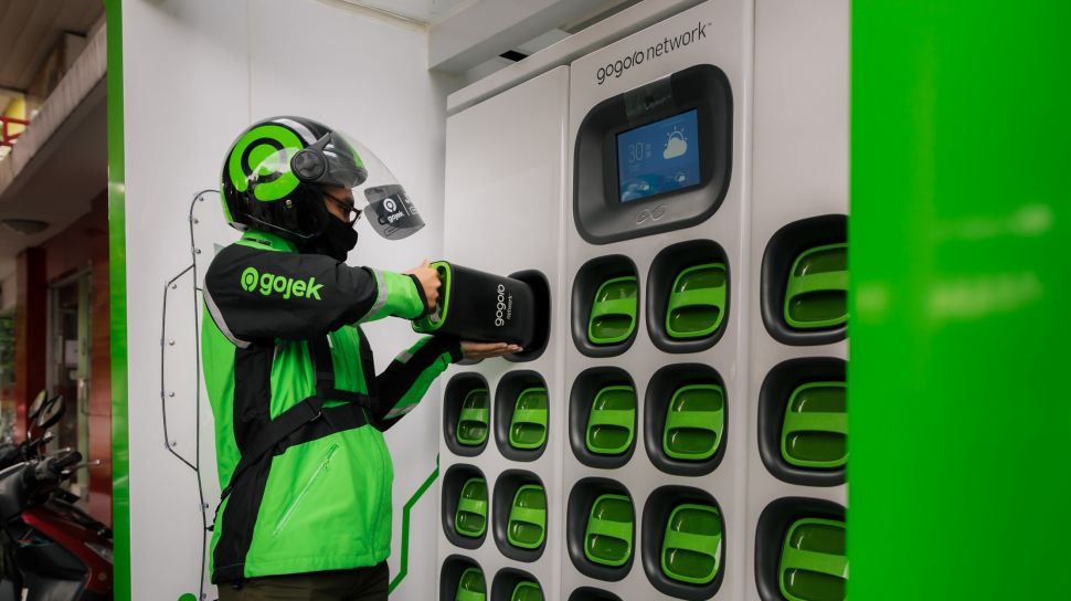 Teknologi swap baterai motor listrik yang digunakan Gojek melalui Electrum