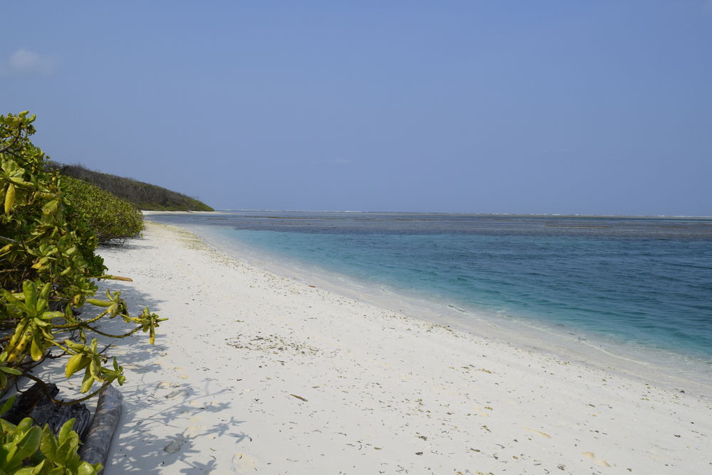  Pulau Enggano | @Rizki Prasetio Shutterstock 