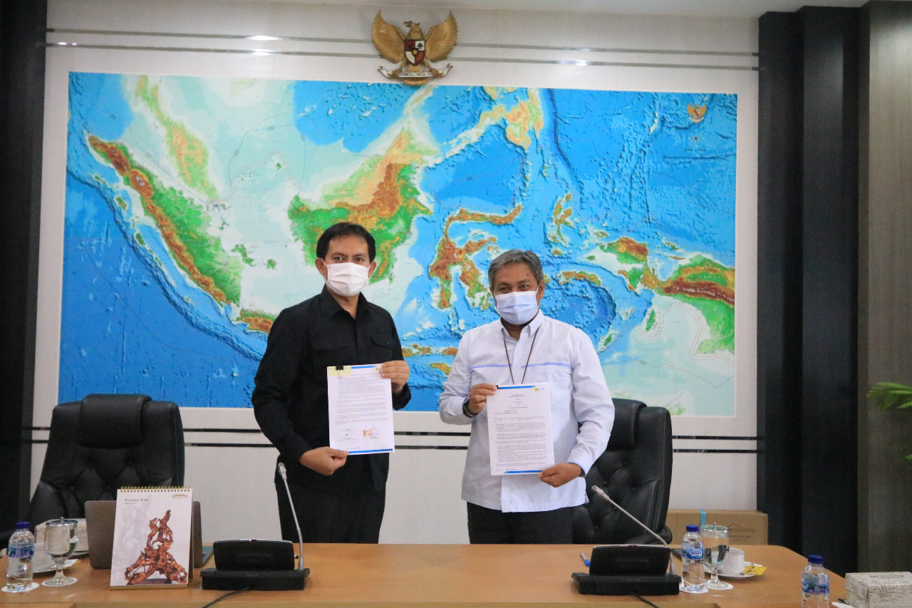Pembelian sertifikat REC di Istana Kepresidenan Yogyakarta (pln.co.id)