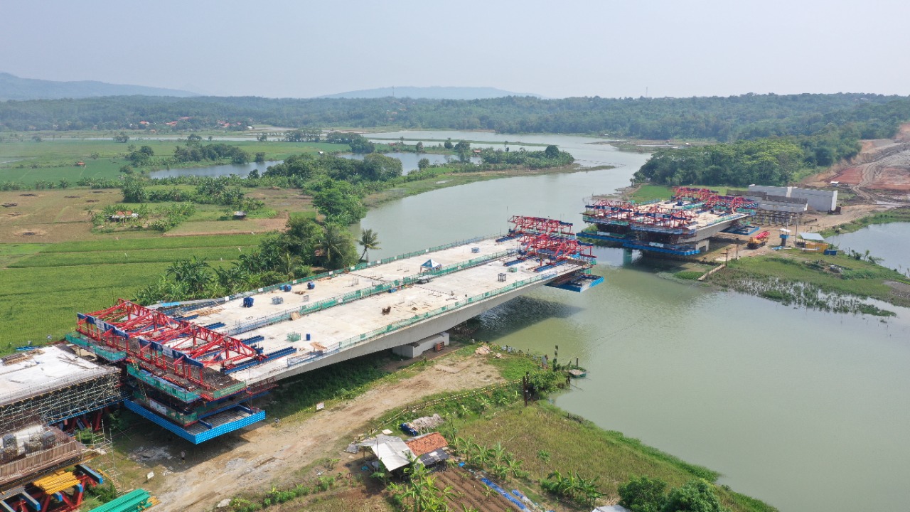 Proses pembangunan Tol Jakarta-Cikampek II Selatan | jasamarga.com