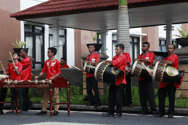 Tifa Totobuang, alat musik tradisional Indonesia yang terkenal di dunia