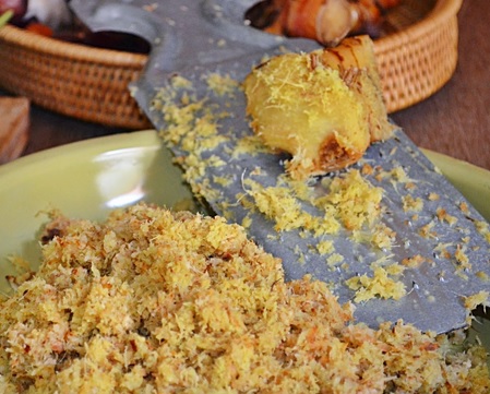 Lengkuas Parut yang menjadi bahan dasar olahan kuliner khas Sunda atau Jawa Barat Ayam Goreng Lengkuas