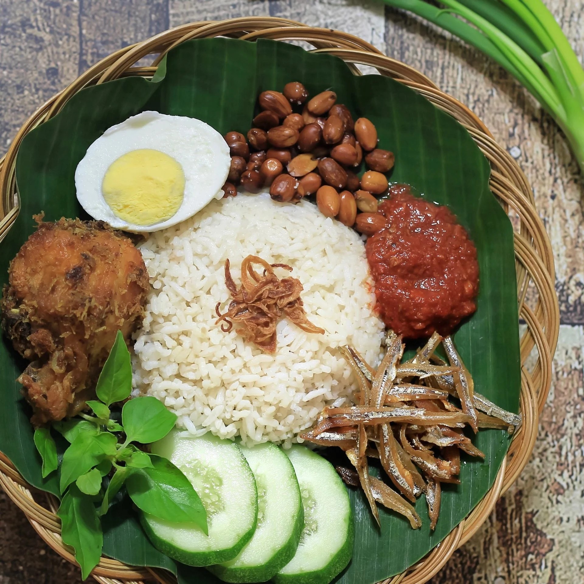Makanan Khas Kepulauan Riau Nasi Lemak © resepkoki.id
