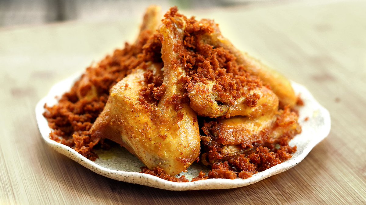 Ayam Goreng Lengkuas, Olahan kuliner khas Sunda atau Jawa Barat yang menggunakan lengkuas parut