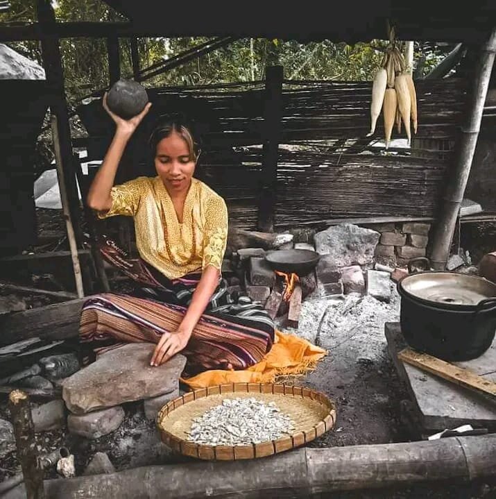 Proses Pembuatan Jagung Titi di Lembata, Nusa Tenggara Timur