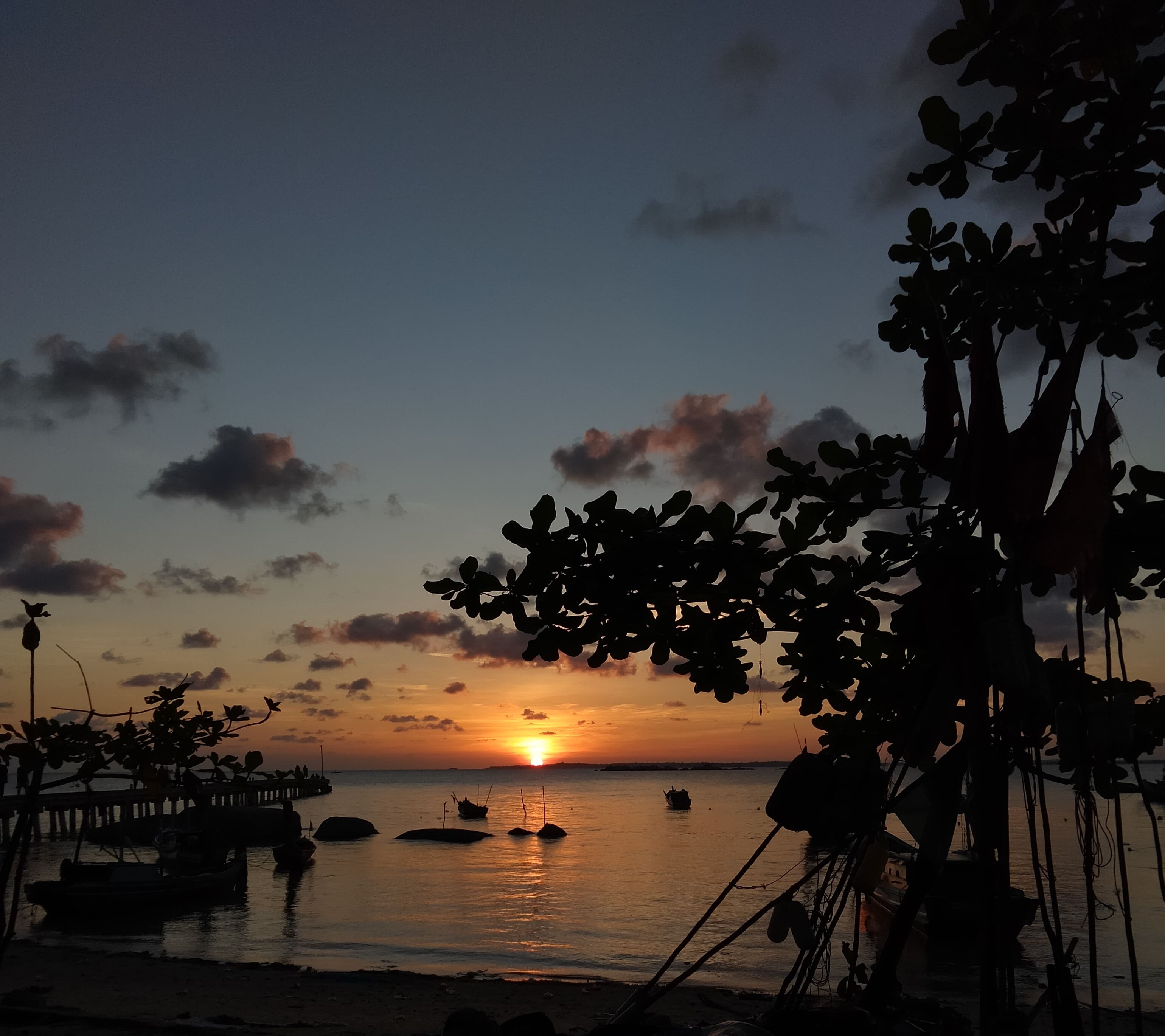 Sunset di Pantai Batu Perahu