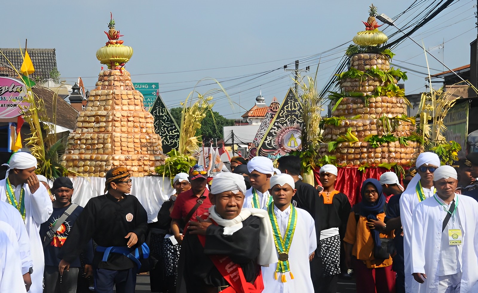 Lestarikan Tradisi, Ribuan Apem Dibagikan di Objek wisata Religi Pengging | Foto: ANTARA News