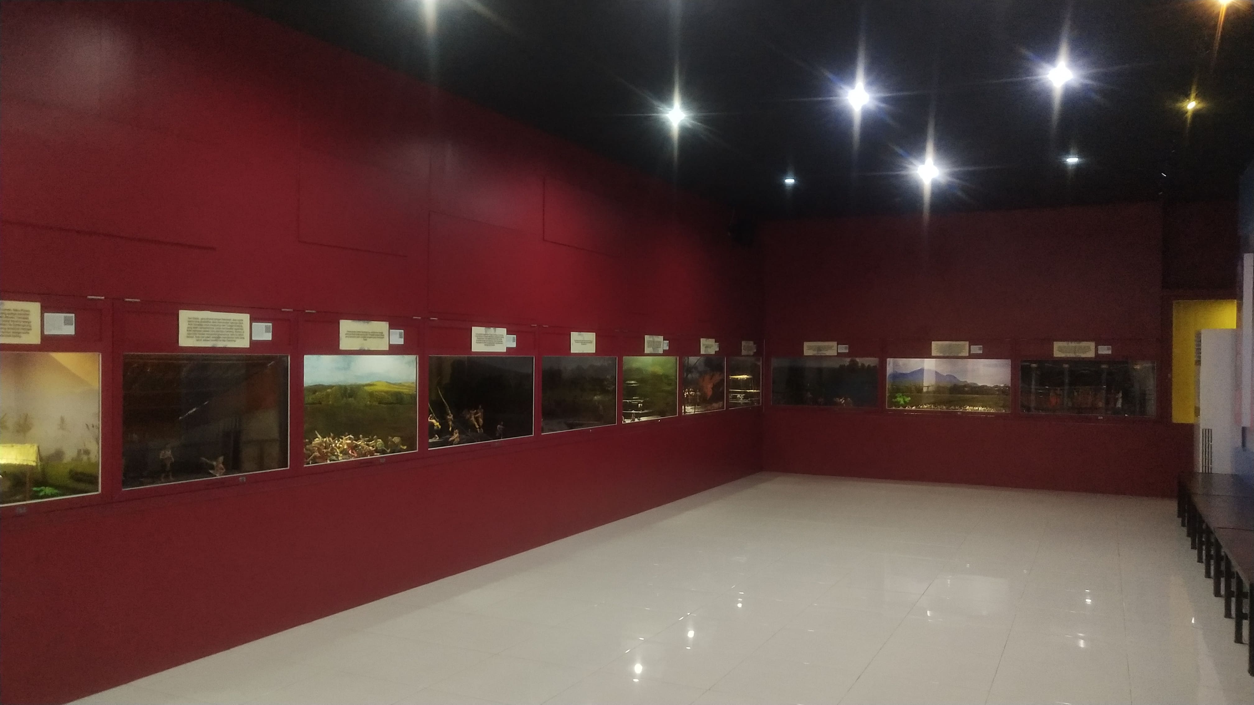Museum Mpu Purwa menyajikan rentetan kronologi kisah Ken Arok dan Ken Dedes pada rangkaian diorama.