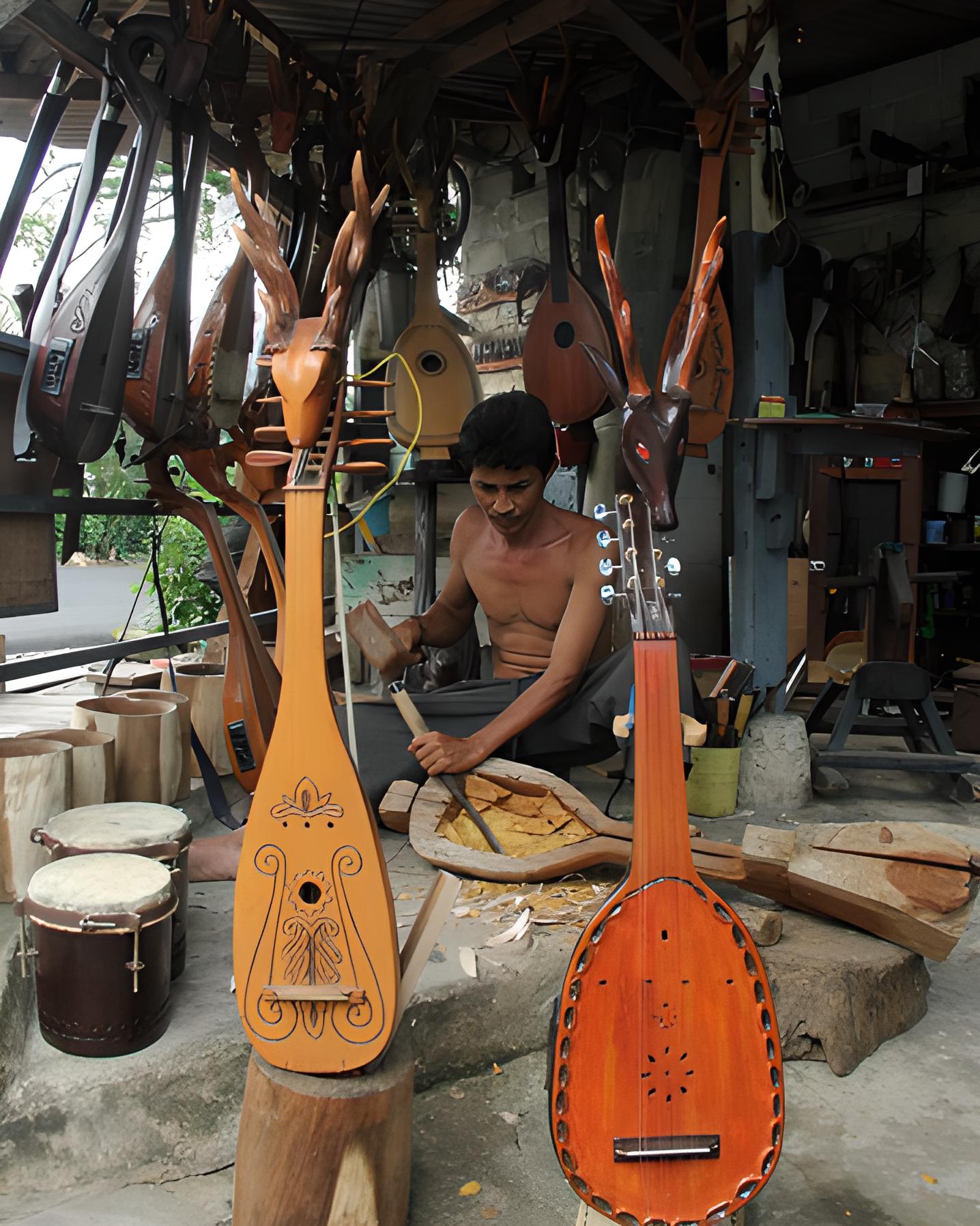 Dambus - alat musik kesenian dari Melayu Bangka