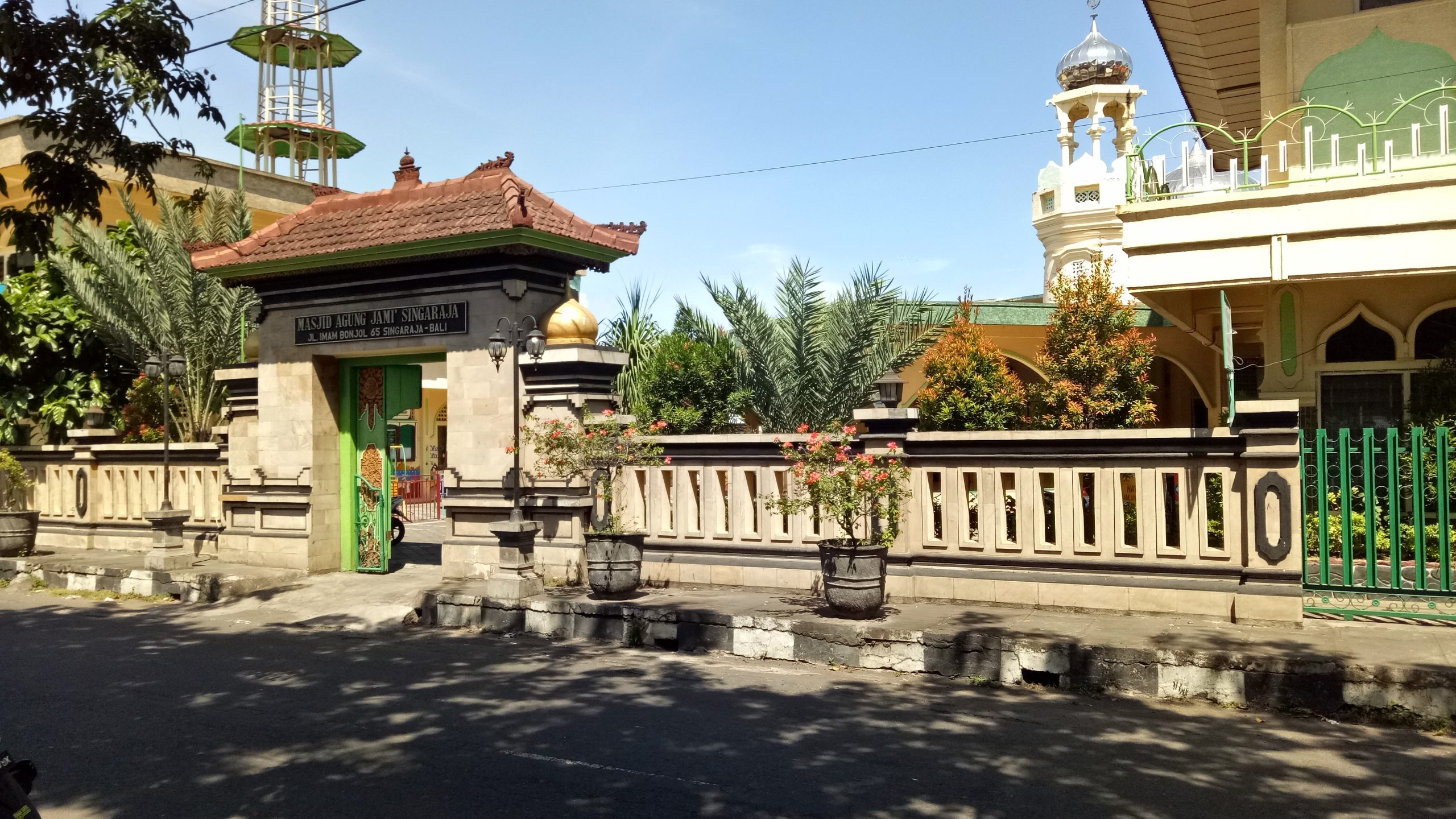 Gaya bangunan Masjid Agung Jami Singaraja peninggalan Kerajaan Buleleng di Bali
