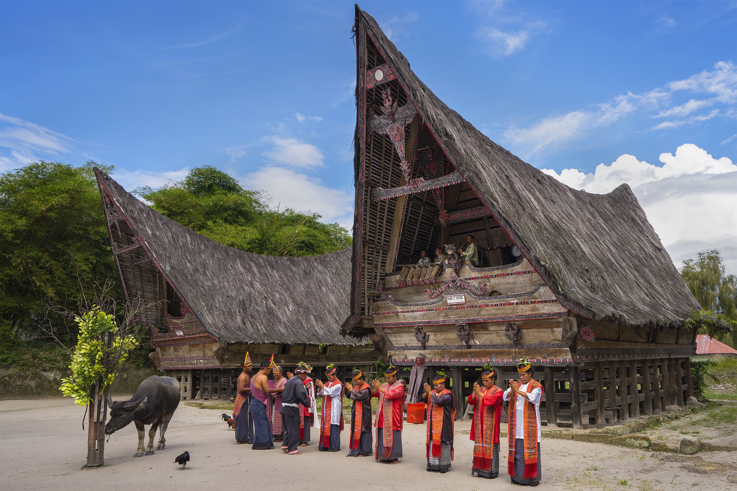 Rumah Adat Bolon Khas Suku Batak yang dahulu menjadi hunian raja raja Batak