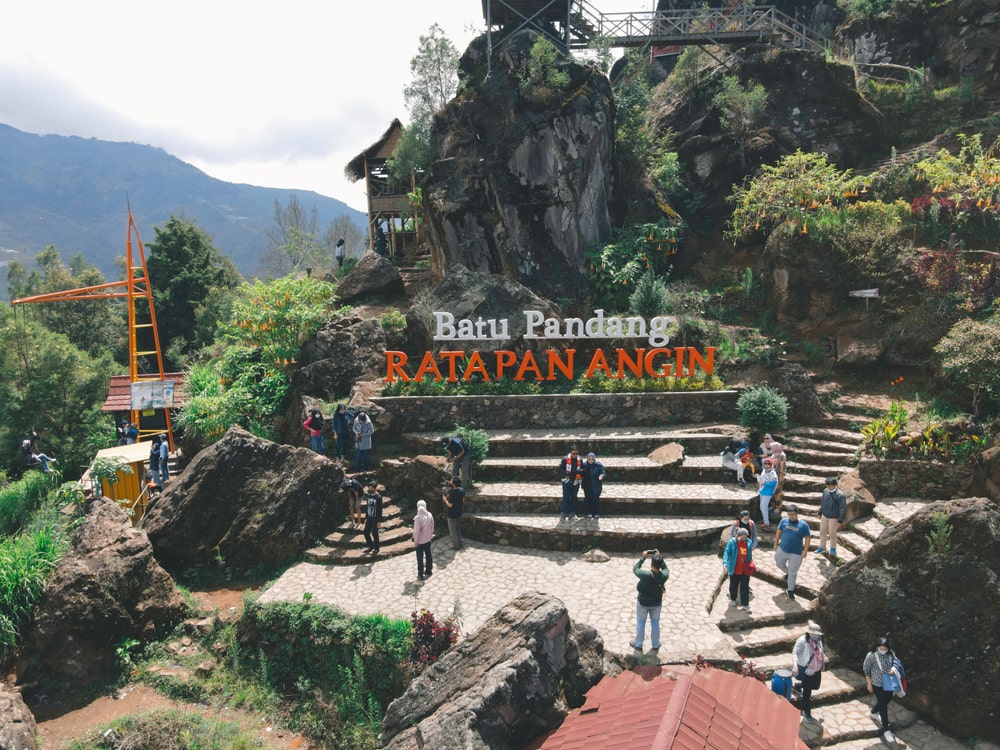 Batu Pandang Ratapan Angin | Reezky Pradata/Shutterstock