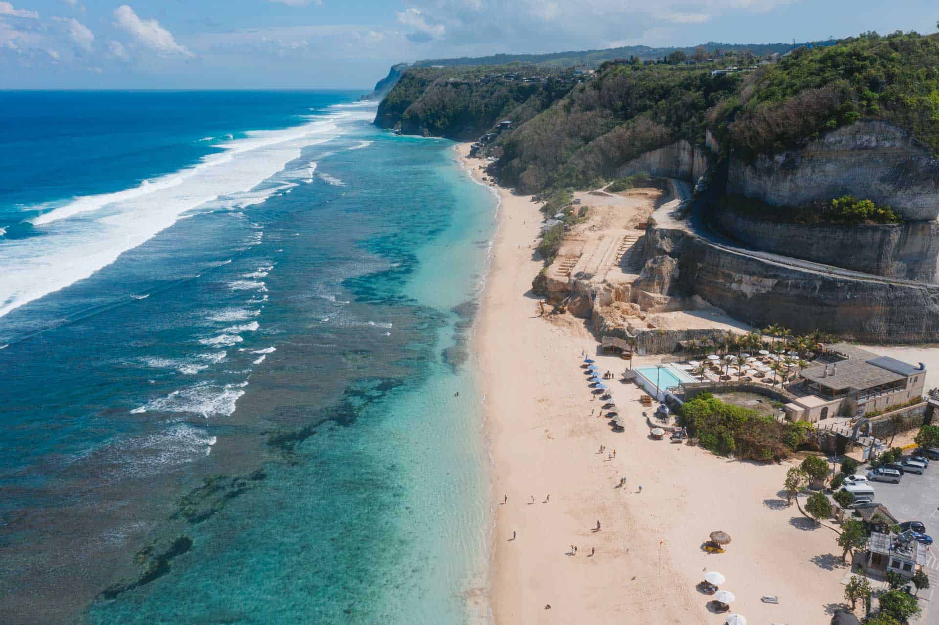 Fasilitas Pantai Melasti Ungasan Bali, Surga Biru di Tengah Bukit Kapur HD