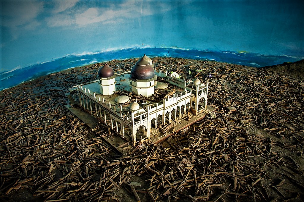 museum tsunami aceh adalah objek wisata aceh berupa museum di kota Banda Aceh, daerah istimewa aceh untuk mengenang korban tsunami