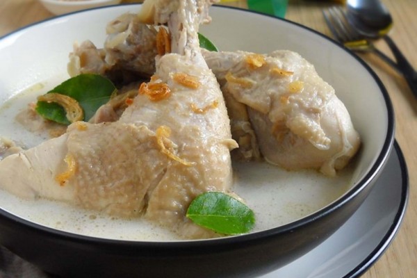 Ayam Gagape, 10 Makanan Khas Lebaran Beberapa Daerah Di Indonesia Yang Patut Kamu Ketahui