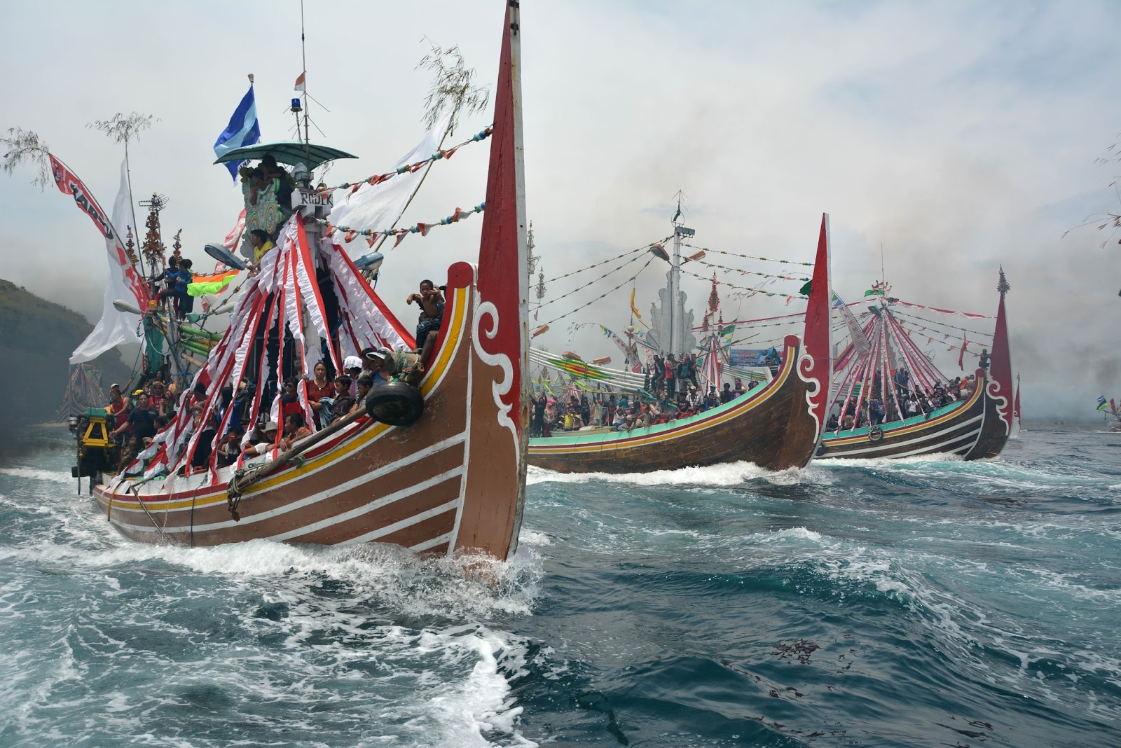 Tradisi Petik Laut Muncar, 5 Tradisi Lokal Dalam Menjaga Laut Yang Ada Di Indonesia