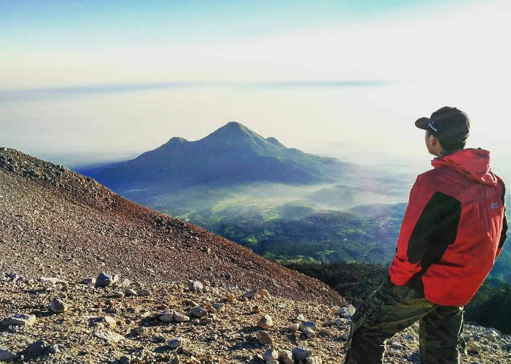 Pendaki di Gunung Sinabung