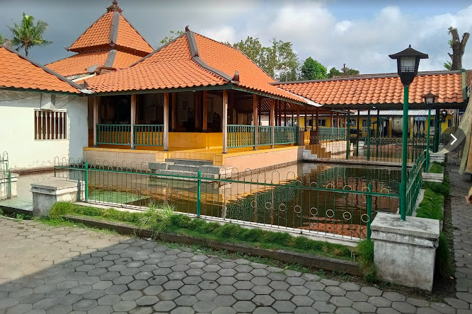 masjid pathok negoro Plosokuning
