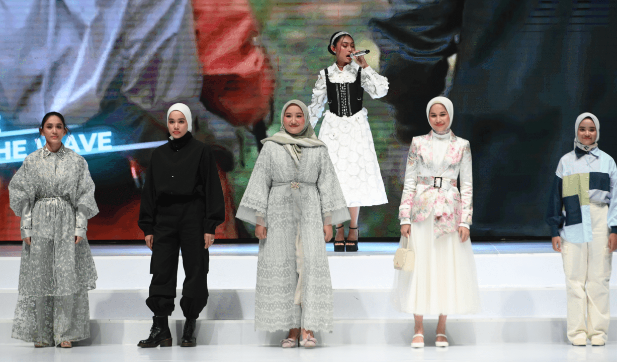 Karya desainer ternama di Indonesia Fashion Week 2023 |  wardah