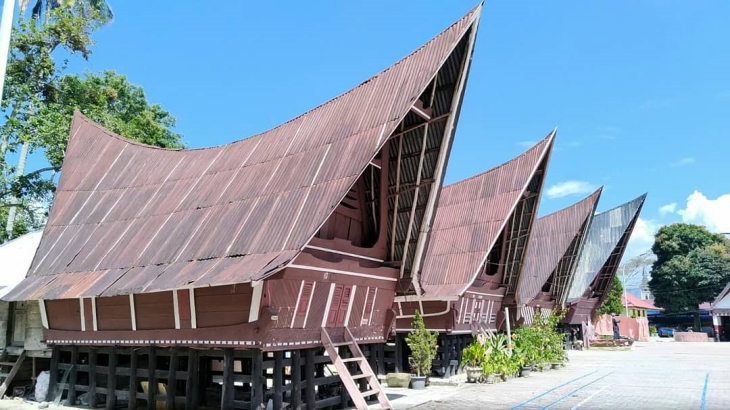 Rumah Adat Batak di Desa Tomok | Foto: instagram (@meri_hutapea)