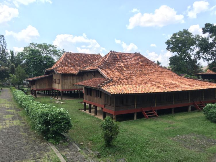 Rumah Adat Bangka Belitung - Rumah Limas | wikipedia.com