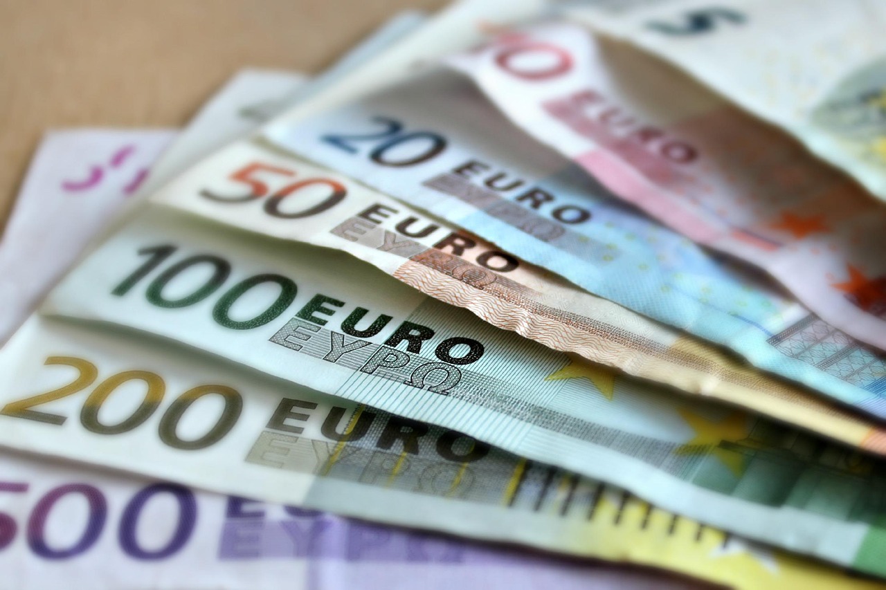 Mata uang Euro | martaposemuckel from Pixabay 