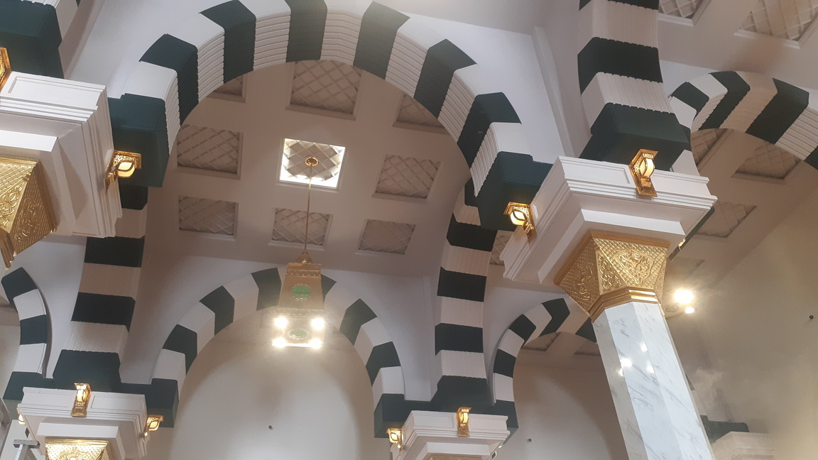 Langit-langit Masjid Ar Rahman © Dokumentasi Pribadi 2023