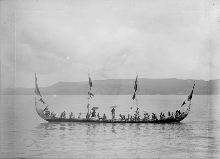 Perahu Upacara dari Kepulauan Kai, Maluku. (Foto milik Nationaal Museum van Wereldculturen)